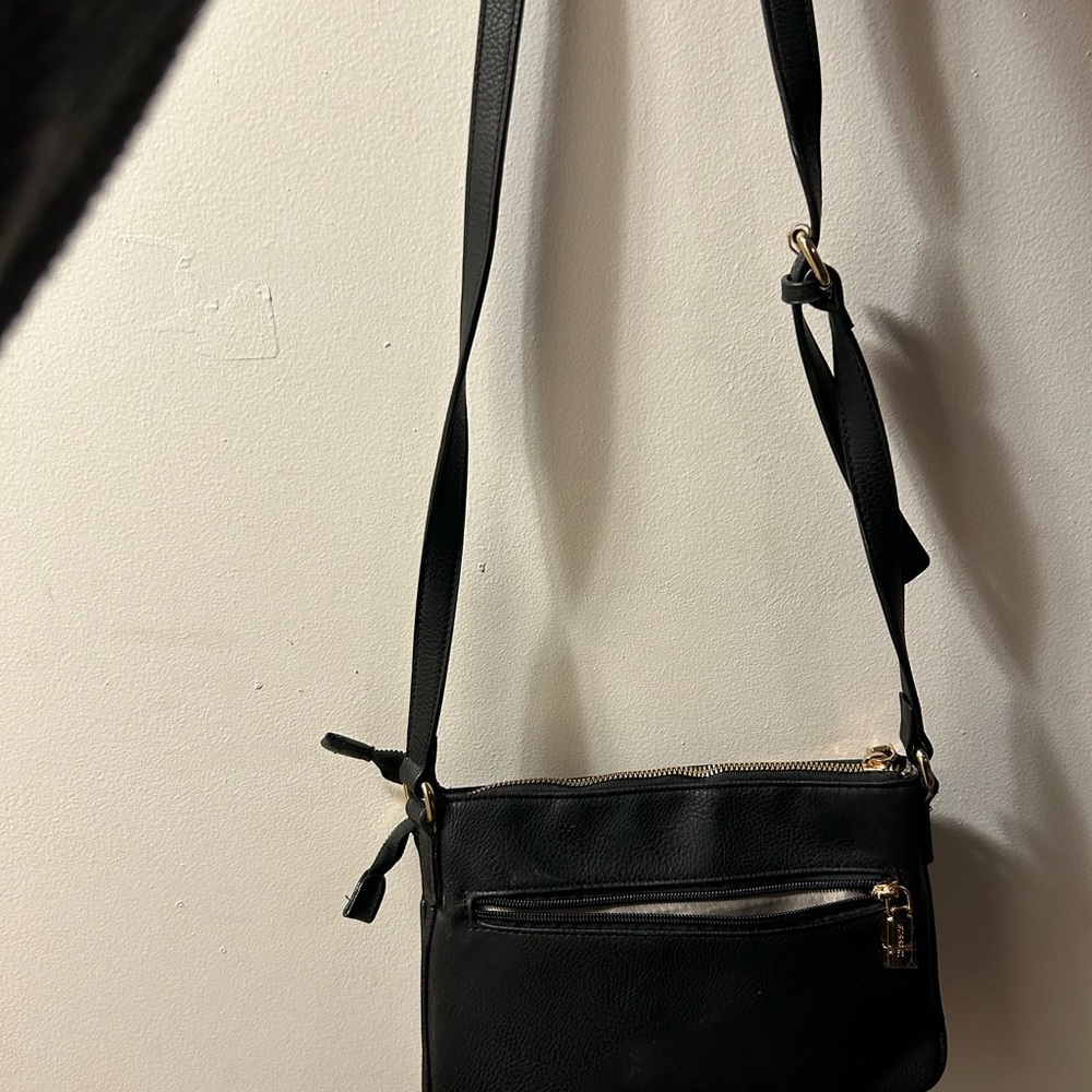 Guess Black Crossbody Bag with Sleek Design